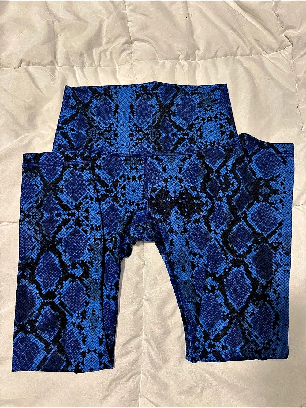 lululemon athletica Blue & Black Patterned Leggings Size 6 Like New